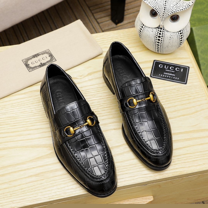G*u*i leather shoes